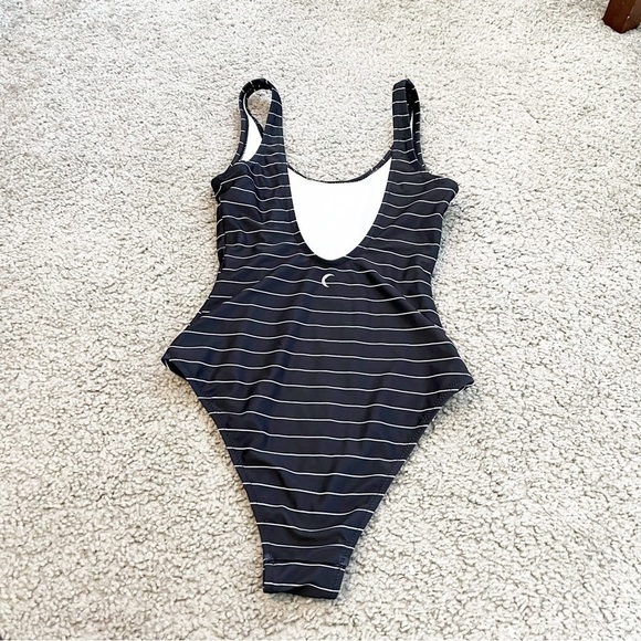 Zyia‎ black stripe simplicity one piece swimsuit women’s xsmall - Picture 5 of 9